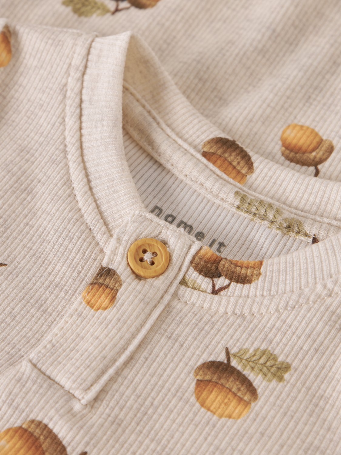 model_shot-front_full